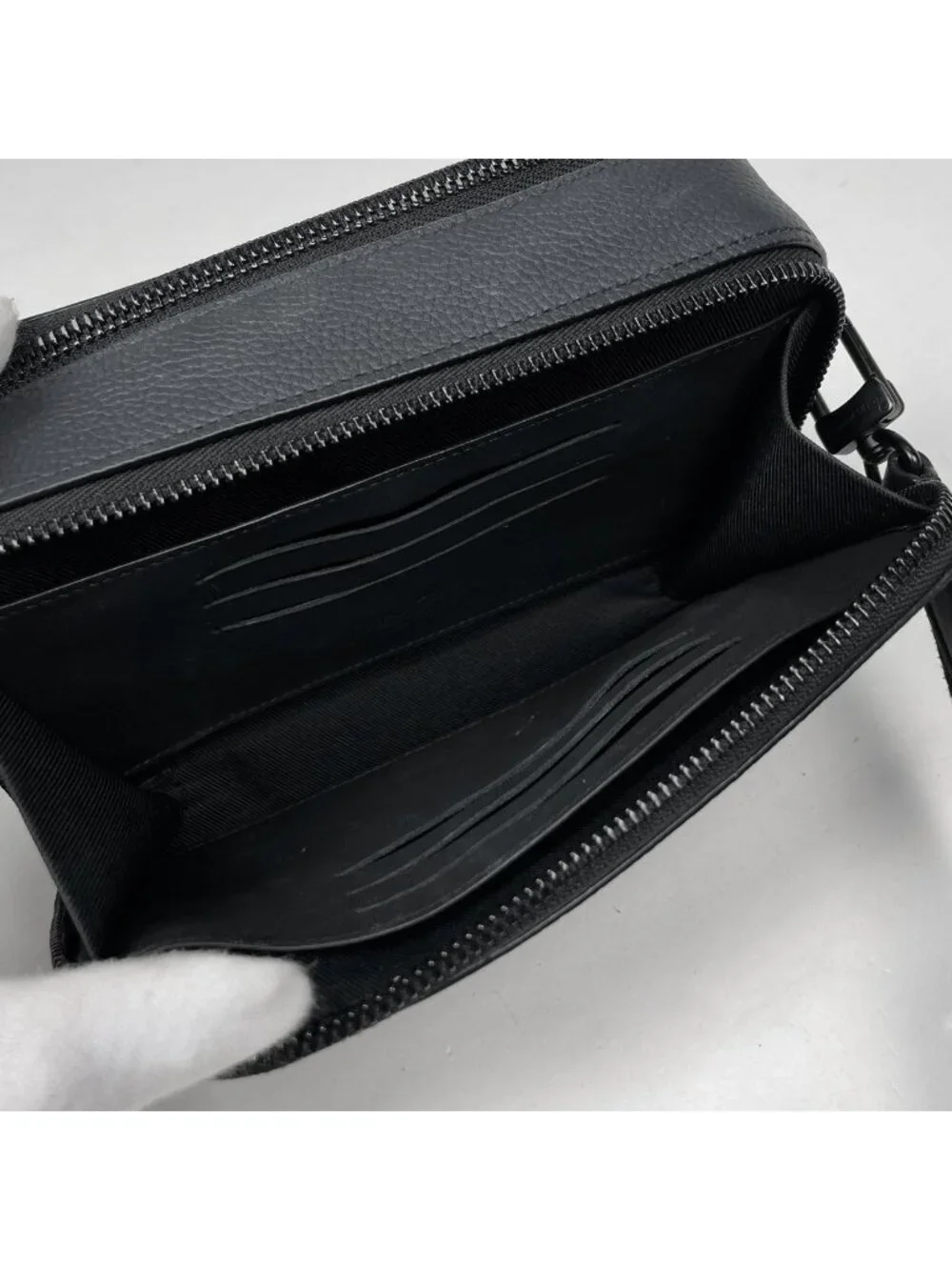 Louis Vuitton Alpha Wearable Wallet Shoulder Bag LV Aerogram Leather Noir